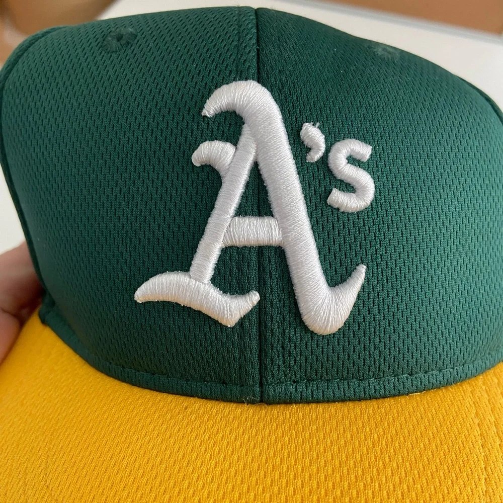 NWOT MLB Oakland Athletics youth baseball cap hat one size‎